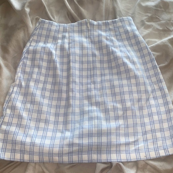 Brandy Melville Women’s blue and and white plaid skirt. One Size only - Picture 2 of 3